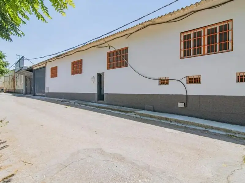 Nave Industrial en Venta o Alquiler en Jun Granada 500m2