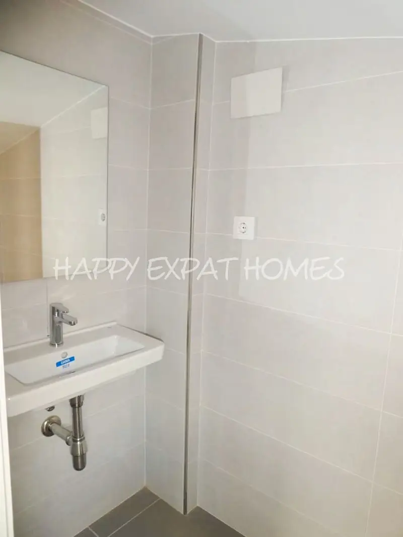 Atico Duplex Reformado en Vilanova i la Geltru con Terraza Privada