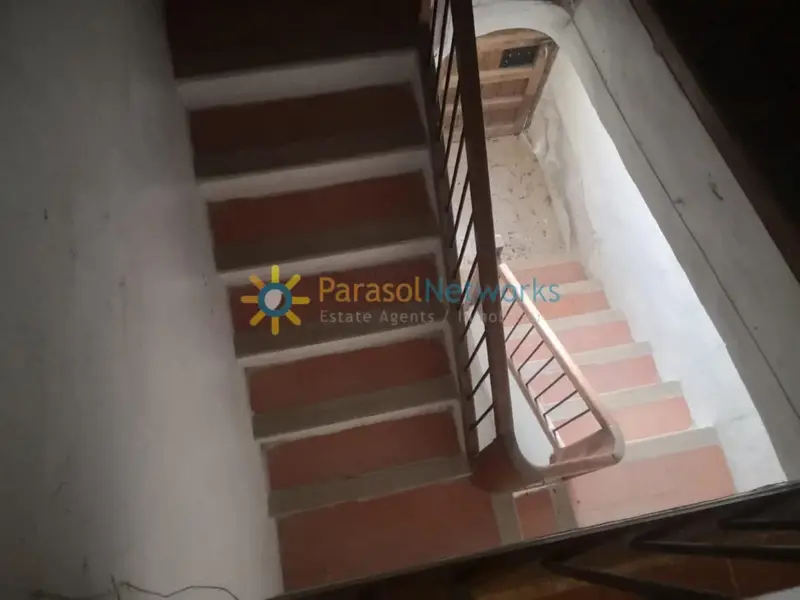 Finca Rustica en Villena con 910m2 construidos