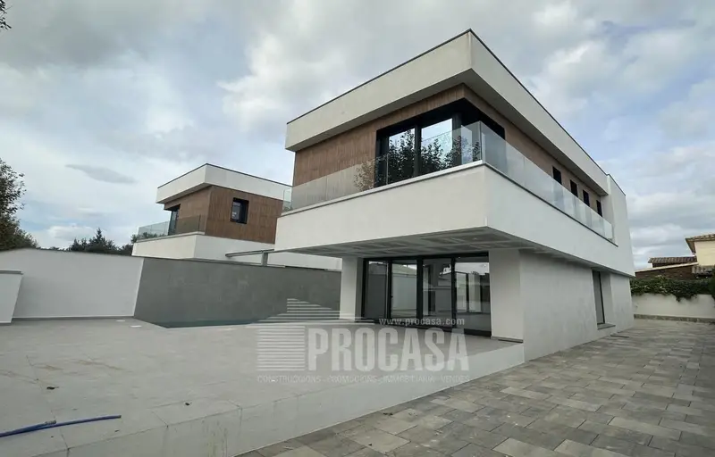 Chalet en Venta Empuriabrava Cerca de la Playa