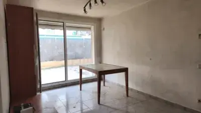 Piso en Venta en La Sagrera: Planta Baja con Terraza