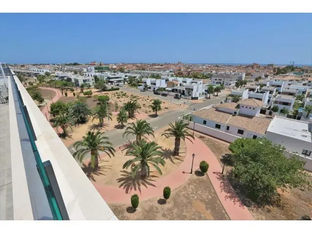 Apartamento en San Pedro del Pinatar con Piscina y Vistas