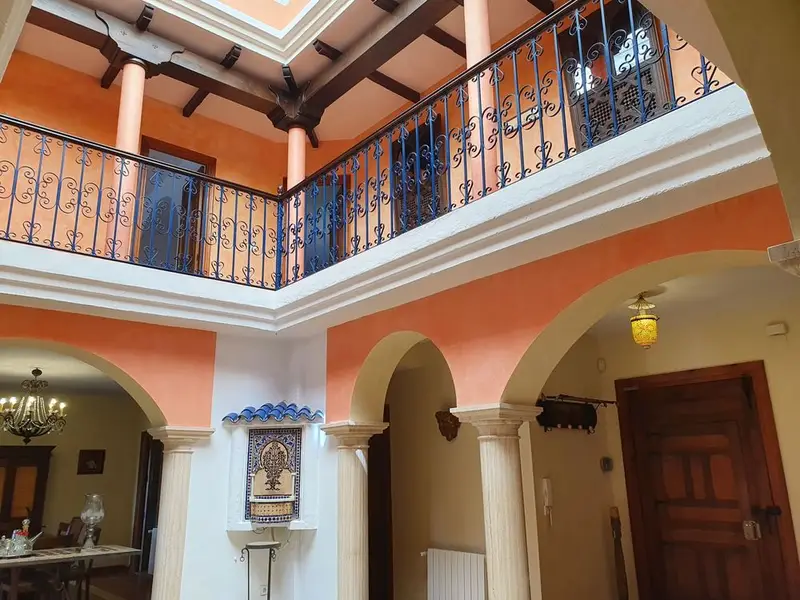 Casa estilo sevillano en Sotogrande con piscina y capacidad para familias