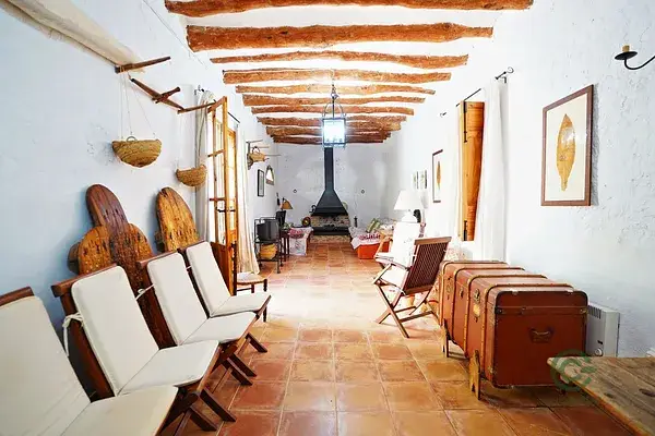 Finca Rustica con Casa Grande en Monover Alicante