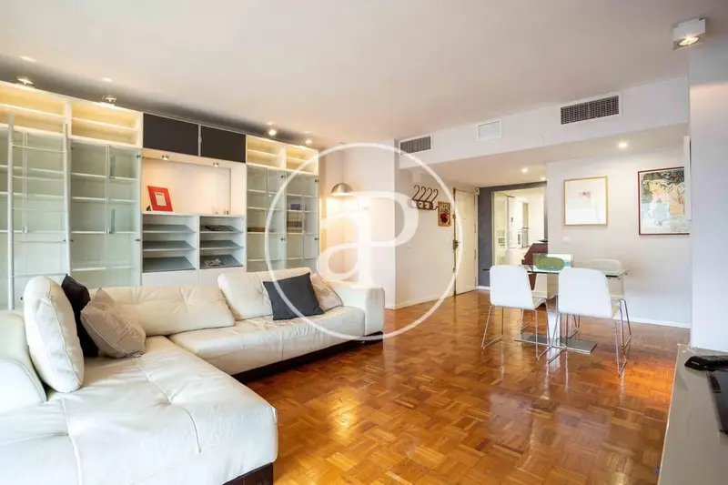Apartamento en alquiler en El Botanic Valencia 3 habitaciones 2 baños