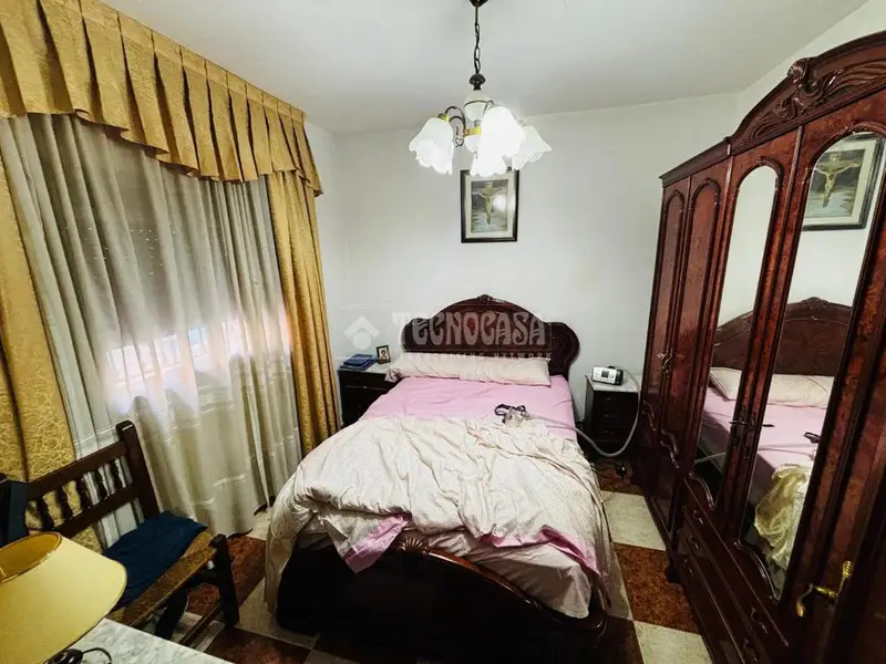 Casa en Venta en Mérida: 3 Dormitorios, Patio y Chimenea