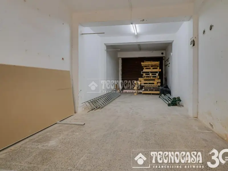 Local Comercial en Venta Sant Andreu 82m2 con Patio