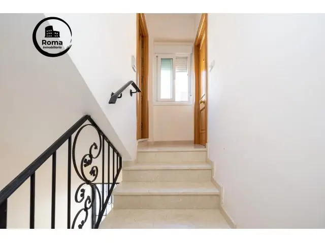 Vivienda en Huetor Santillan Junto Ayuntamiento