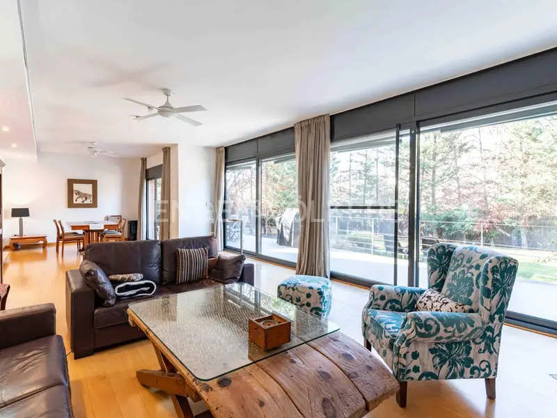 Chalet en Alella 423m2 con Jardin 236m2 y Garaje para Familias
