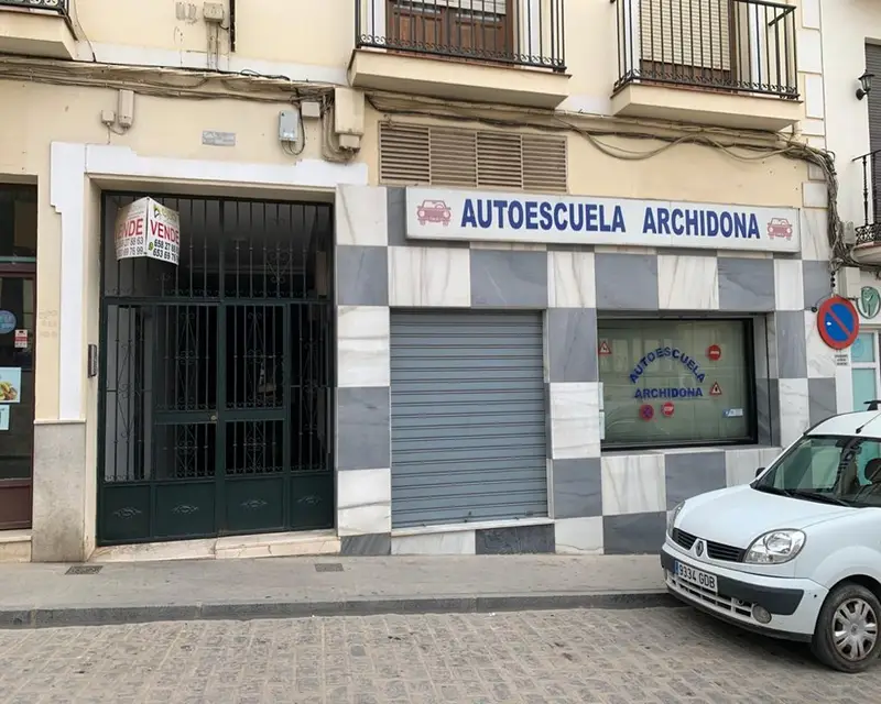 Garaje de 134m2 con 3 habitaciones en Archidona
