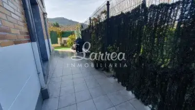 Piso en venta con jardin y terraza en Lemoa