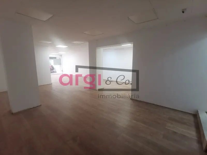 Venta Local Comercial Centelles 118m2 Zona Peatonal