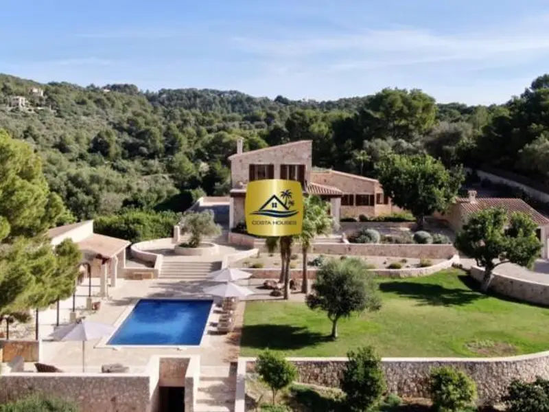 Finca de Lujo en Mallorca con 5 Dormitorios y Piscina