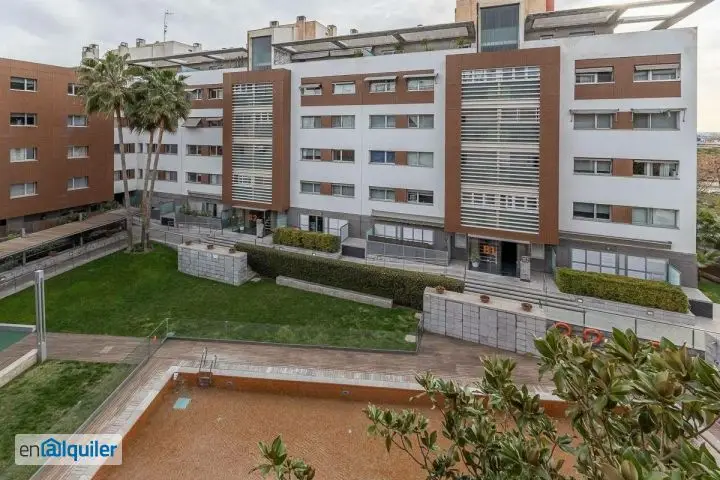 Alquiler piso piscina Zaidín Granada