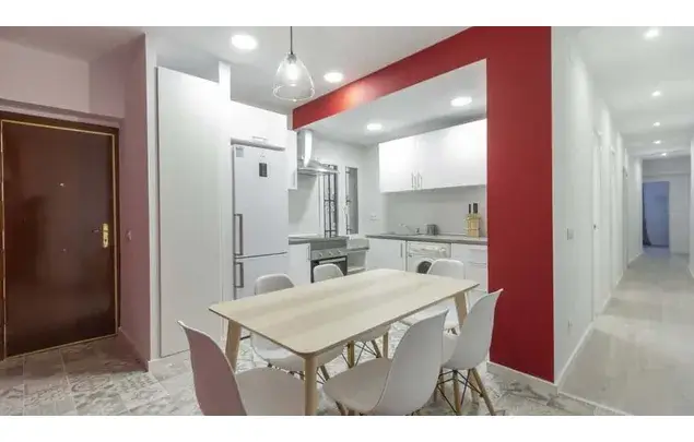 Rent 8 bedroom apartment of 127 m² in Madrid