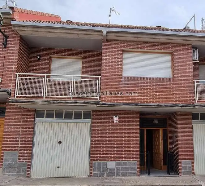 Casa en Venta en Epila con Garaje y Bodega