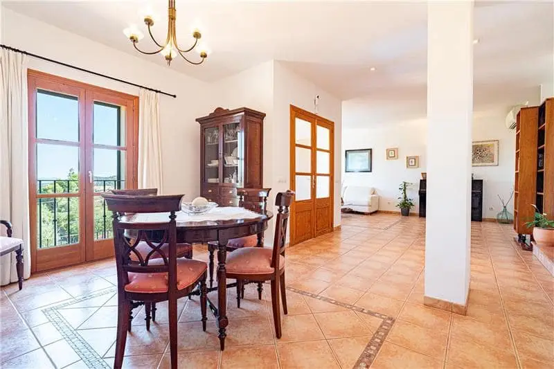 Chalet en venta en Alaró Mallorca con piscina y vistas