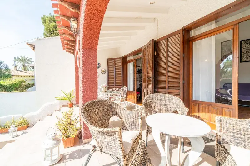 Chalet en Punta Prima Orihuela Costa con chimenea