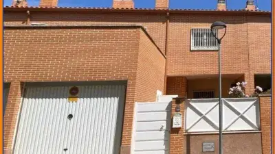 Chalet Adosado en Magán Excelente Estado 3 Dormitorios 2 Baños