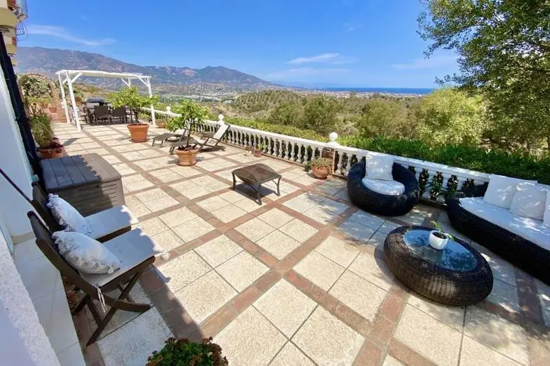 Villa de Lujo con Vistas Panorámicas en La Cala de Mijas