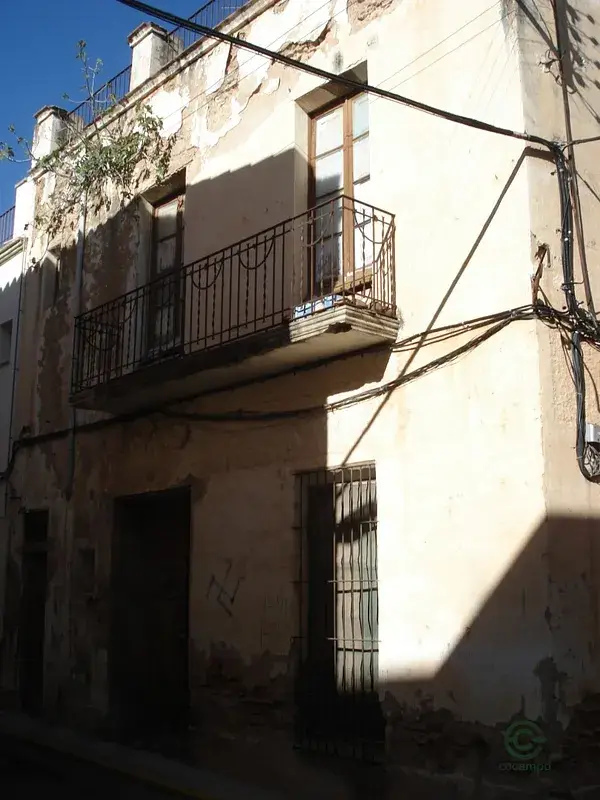 Casa adosada 3 plantas Tarragona 470m2 inversores reforma