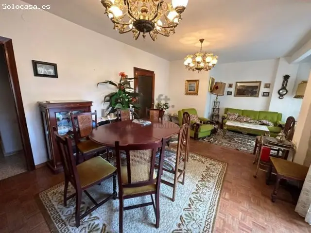 Piso 4 Dormitorios Plaza Alféreces Badajoz