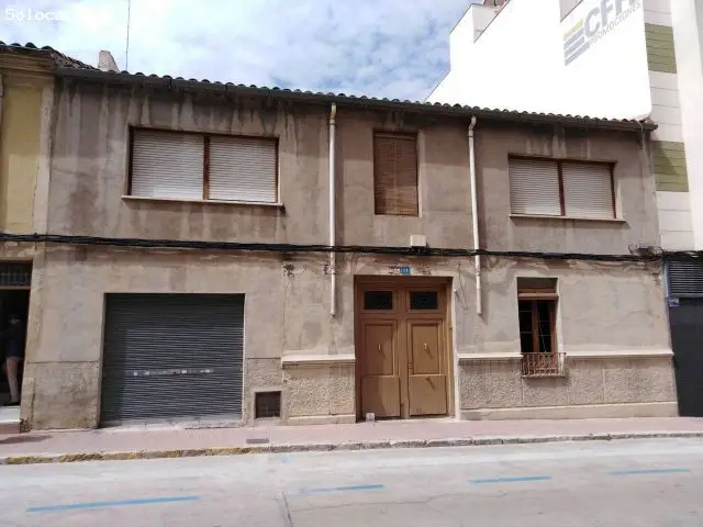 Casa en Venta Almansa Centro Gran Patio Para Reformar