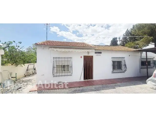 Magnífico Chalet con Piscina Privada en Alicante