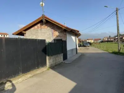 Casa Planta Baja Patio Garaje 35m2 Riconeda Reformada
