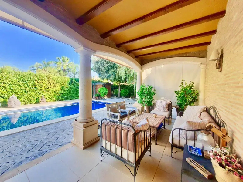 Chalet en Venta Betera Gran Calidad 489m2 Piscina Jardin