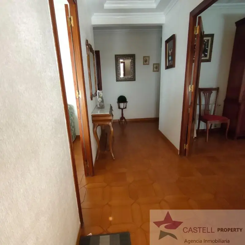 Venta Casa con Garaje en Salinas 4 Dormitorios 1 Ba
Atilde;o