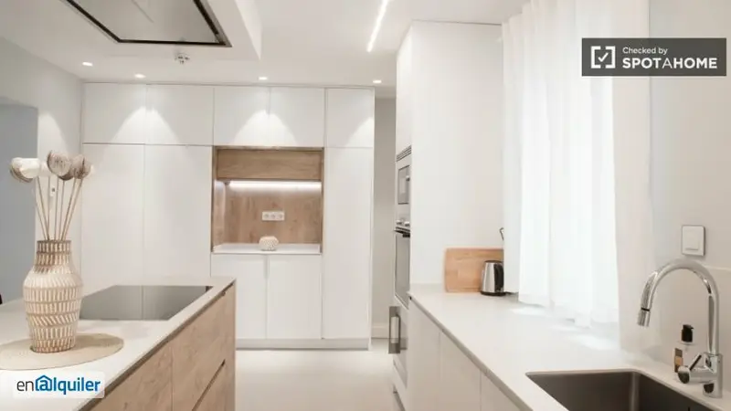 Apartamento 4 Dormitorios Cortes Madrid Amueblado Gastos Incluidos