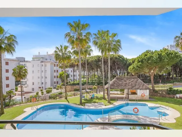 Apartamento en Calahonda Frente al Mar 2 Dormitorios