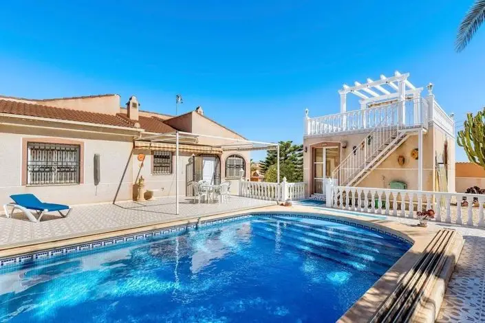 Villa en Orihuela Costa 3 Dormitorios Piscina Privada