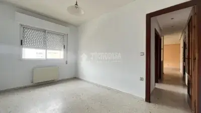 Piso en venta en Calle de María Auxiliadora, cerca de Calle de Isabel 'La Católica'