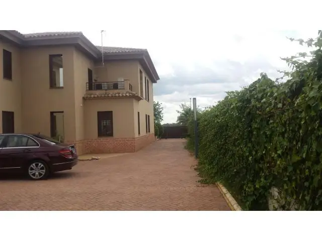 Chalet de Lujo en Venta en La Carlota