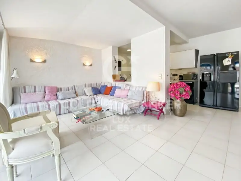 Chalet en Venta Empuriabrava con Piscina y Garaje