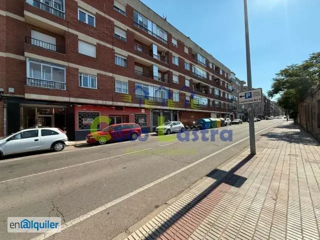 Alquiler Piso Amueblado 3 Dormitorios Rollo Puente Ladrillo
