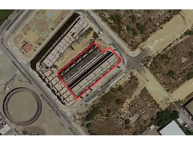 Solar con Edificacion en Venta en Balerma