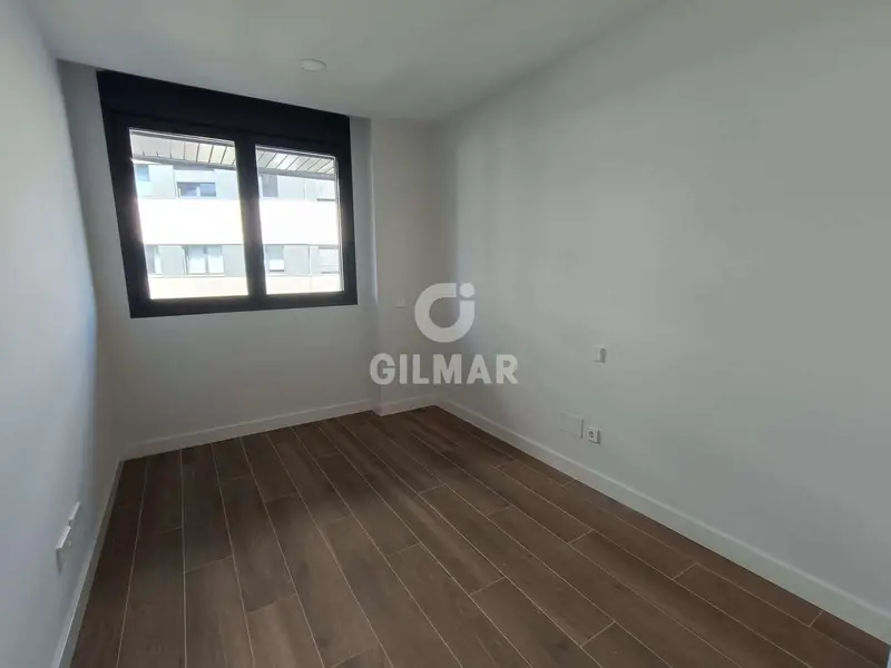 Bajo en Sanchinarro 250m2 4 Dormitorios 3 Baños Jardin Piscina