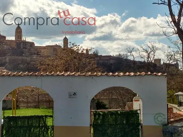Finca con Vistas al Alcázar en Segovia 7800m2