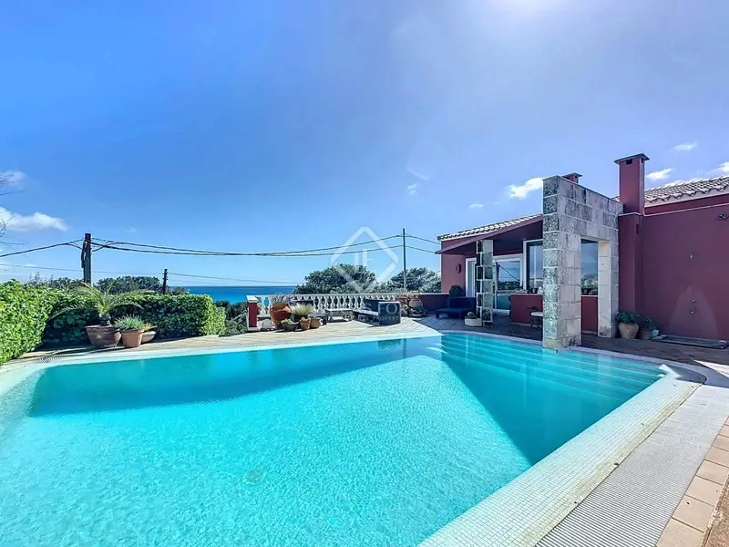 Chalet en Venta en Punta Prima Menorca 5 Dormitorios Piscina Privada