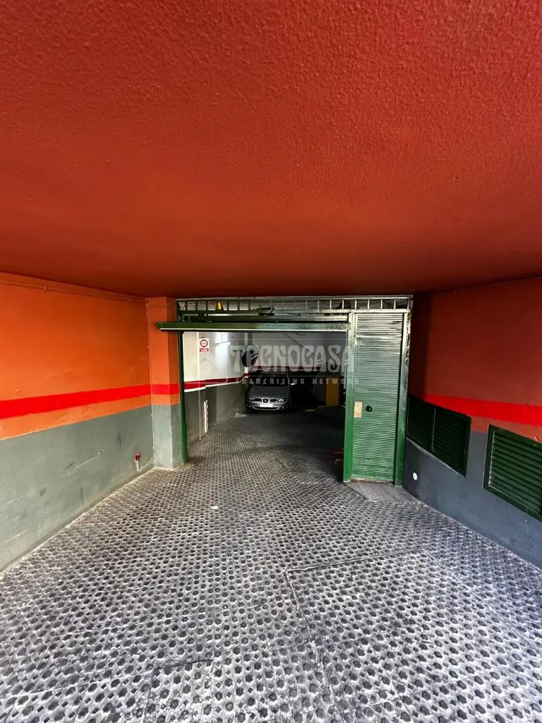 Box/plaza de garaje en venta en Sant Andreu