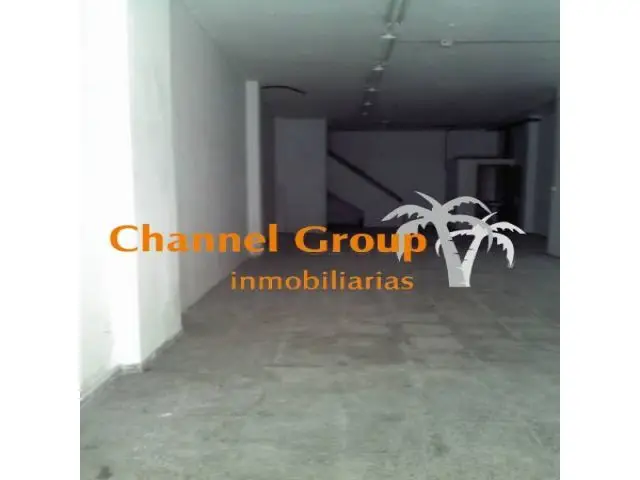 Alquiler Local Comercial Diafano con Baño
