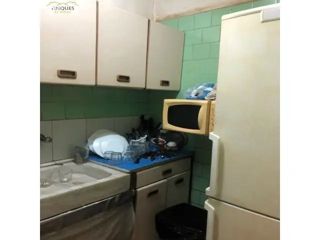 Local Comercial y Vivienda en Poble Sec cerca de Plaza Espanya