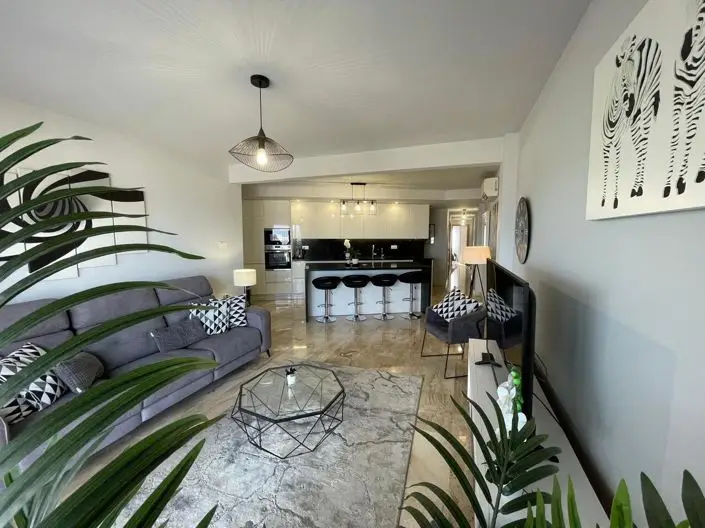 Apartamento de Lujo en Venta 3 Dormitorios Lo Pagan