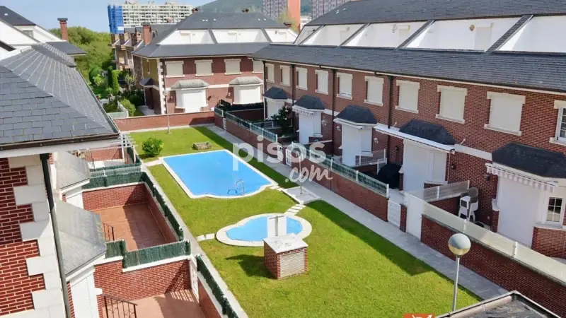 Chalet en Venta 256m2 4 Dormitorios 4 Baños Laredo