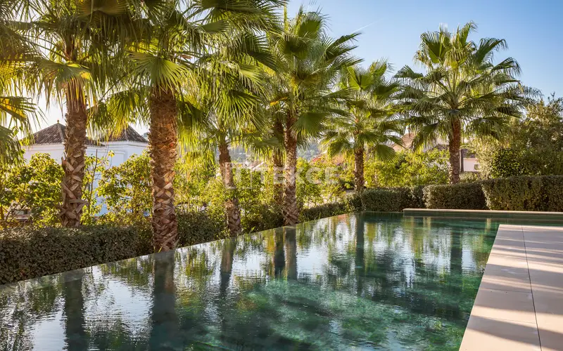Villa de Lujo en Marbella con Piscina Privada y Jacuzzi