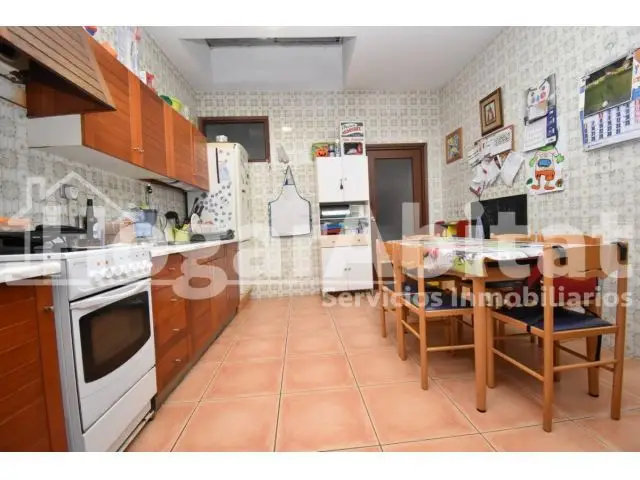 Casa Reformada 2 Alturas Junto Ayuntamiento