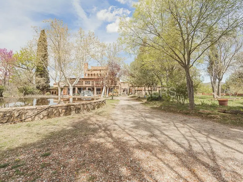 Finca Rustica en Venta en Vacarisses Barcelona Masia El Bovet